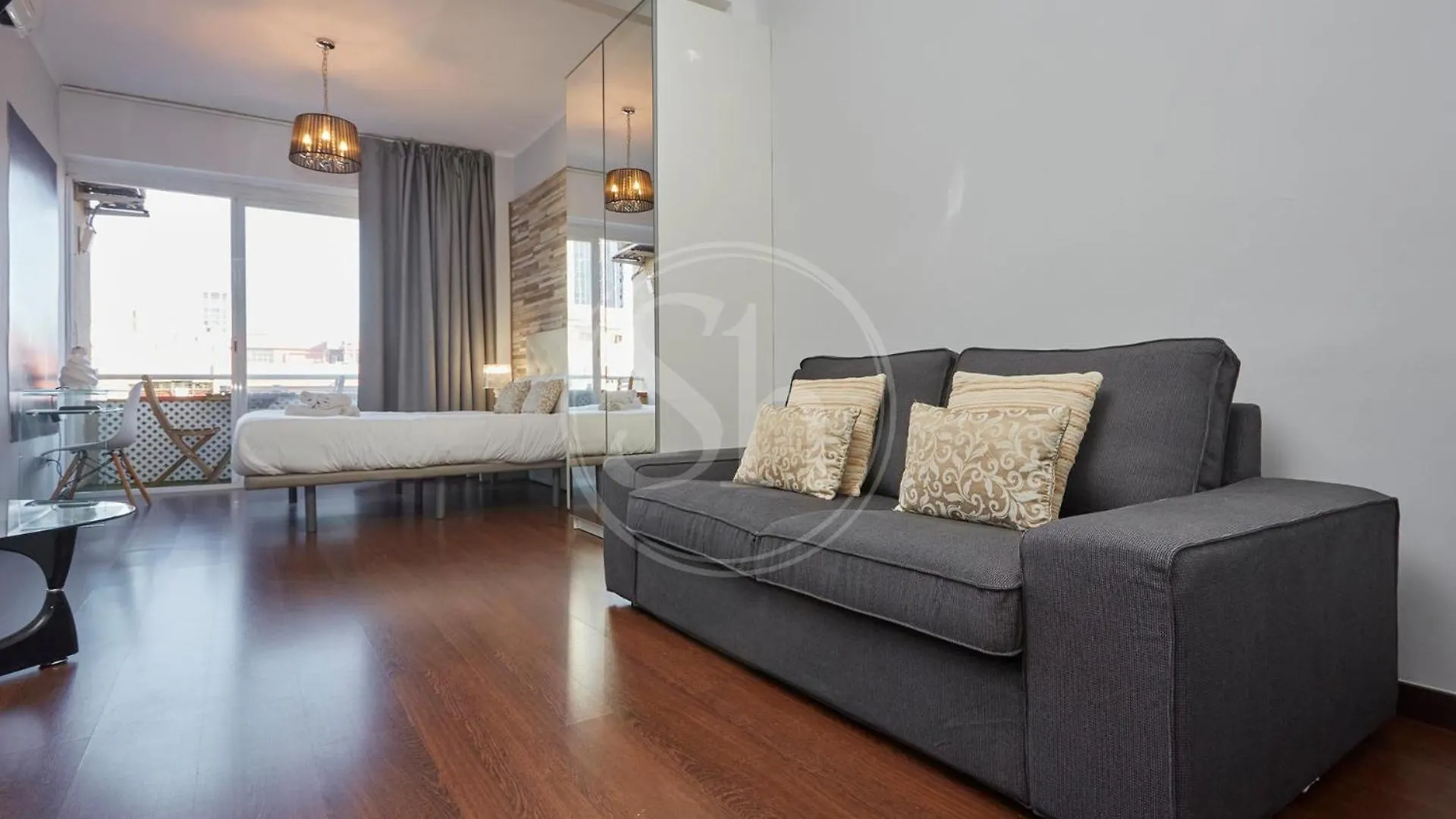 Moderno Estudio En Eixample Barcelona